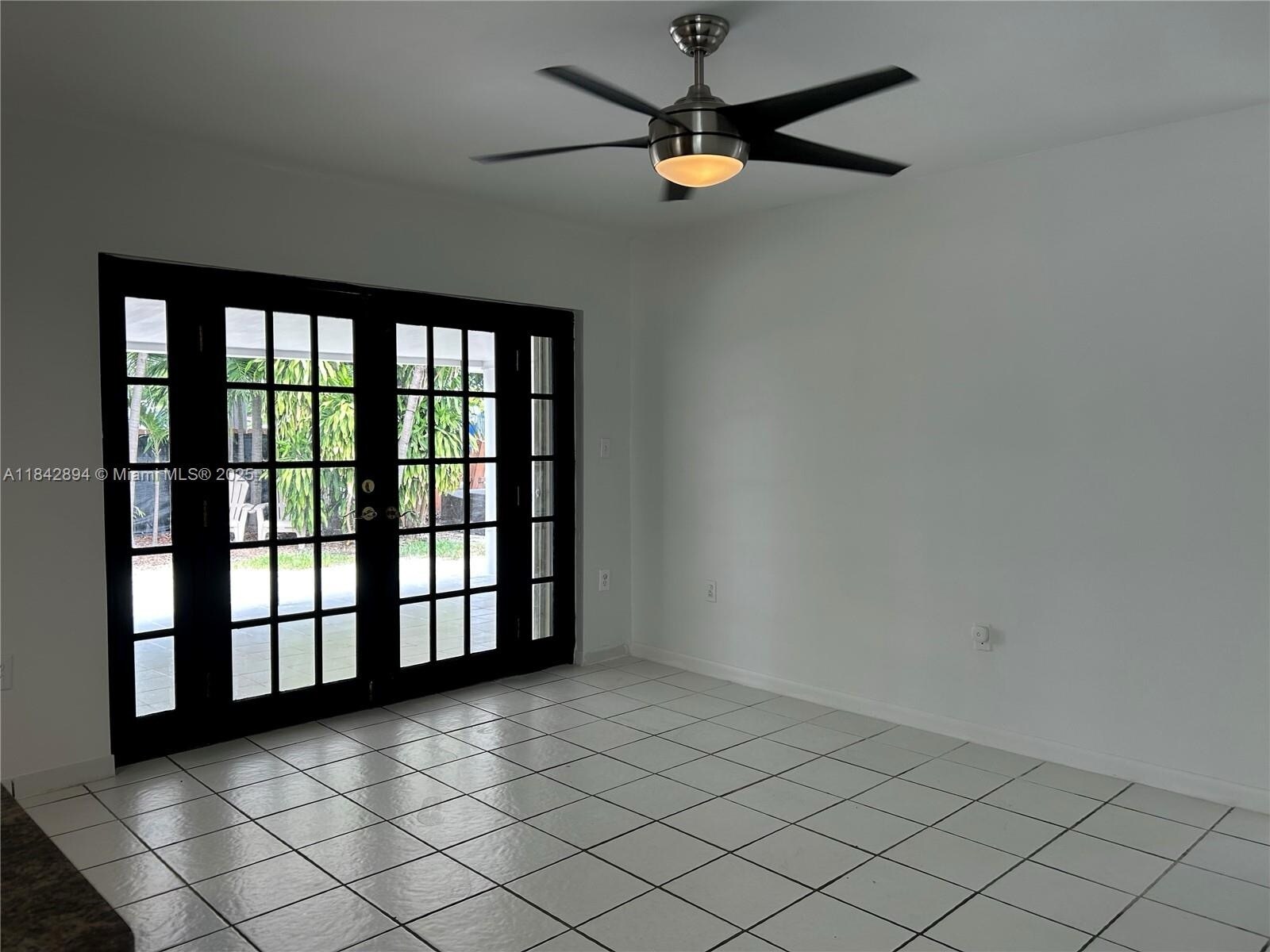 Building Photo - 955 SW 87th Ct