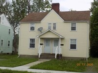 Building Photo - 454 Albert St