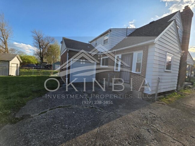 Building Photo - 2540 Catalpa Dr.