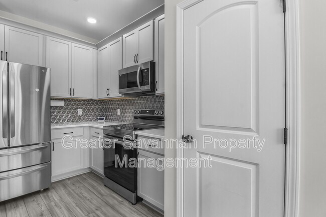 Building Photo - 208 Alyssa Ave