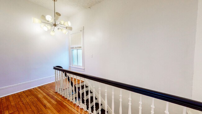 Building Photo - 123 W 41st St