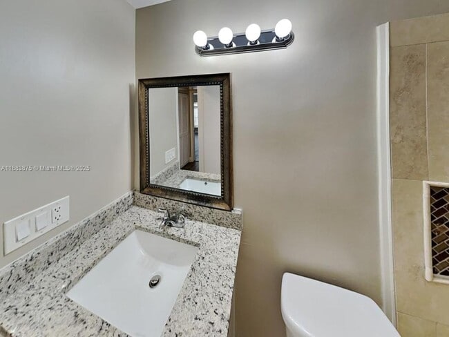 Building Photo - 512 NW 38th Terrace