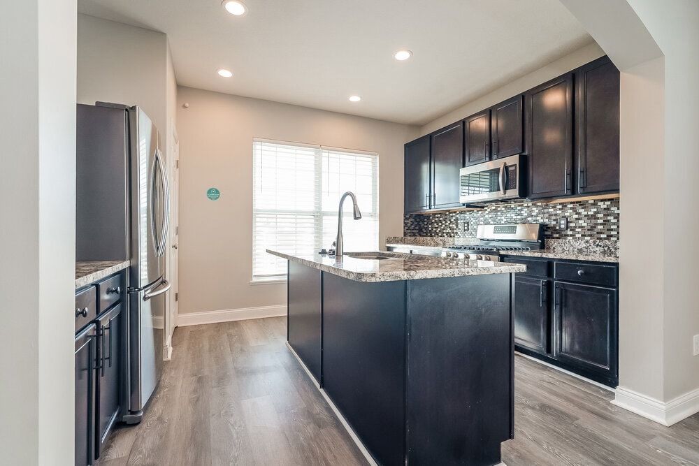 Building Photo - 6062 Caplinger Ave