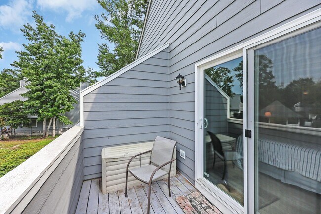 Building Photo - 1203 Erin Way