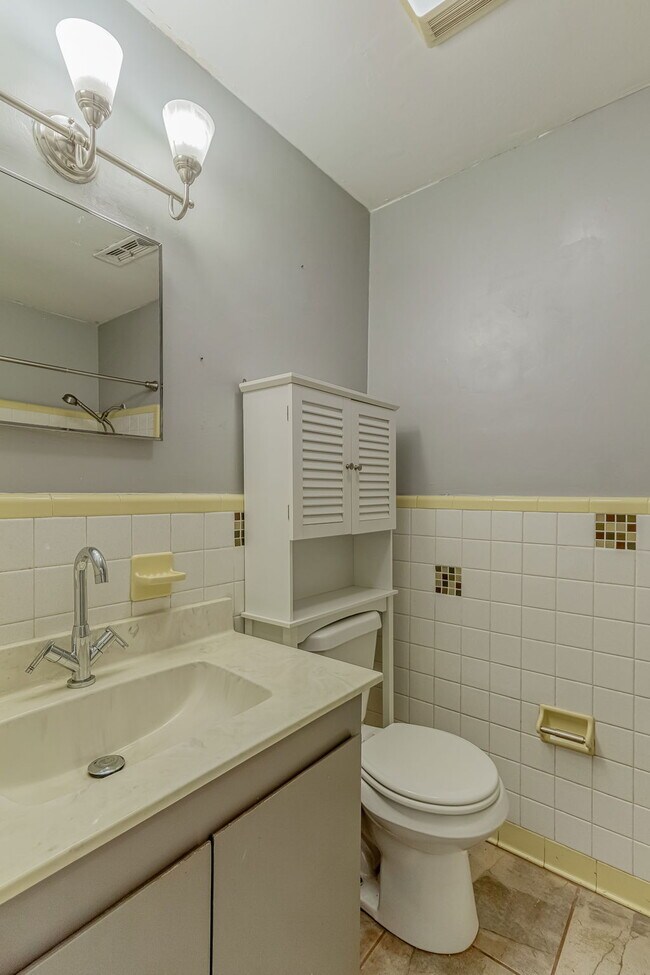 Building Photo - 1452 Birthright St