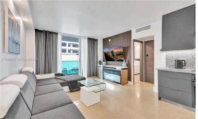 Building Photo - 4001S S Ocean Dr