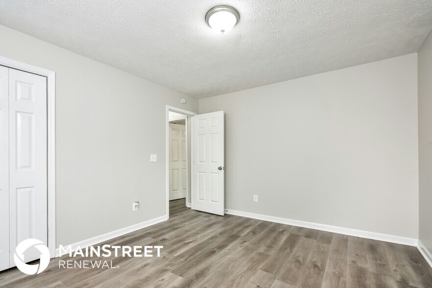 Building Photo - 637 Woodcrest Manor Dr