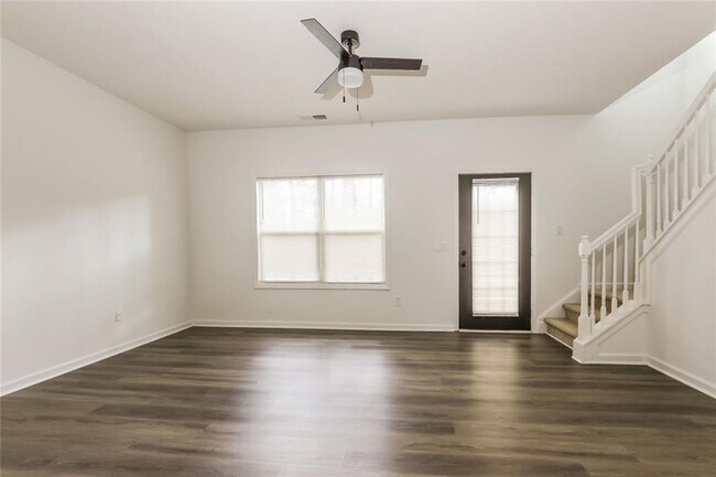 Building Photo - 2555 Flat Shoals Rd