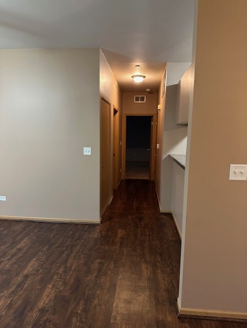 Building Photo - 1930 Parkside Dr