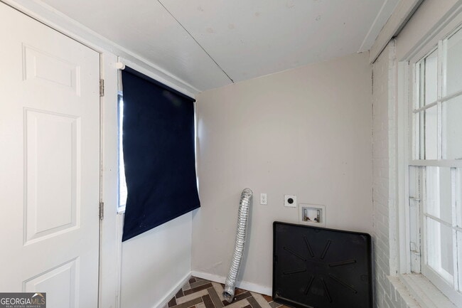 Building Photo - 152 1st St SW