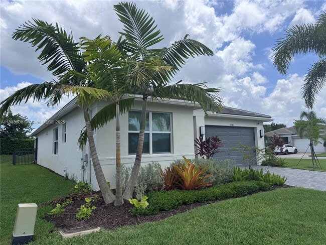Building Photo - 12780 SW Clear Water Way