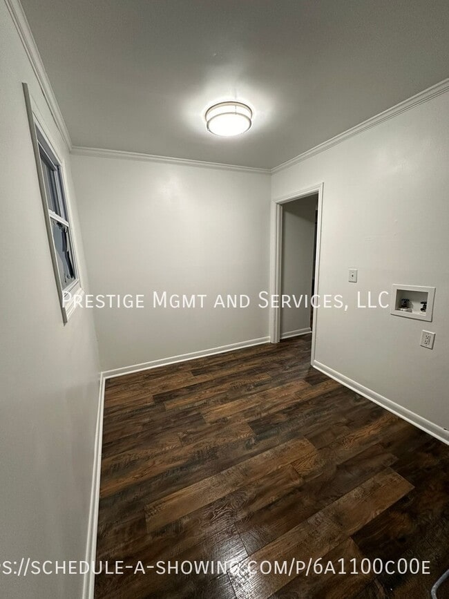 Building Photo - 319 Devonwood Ct