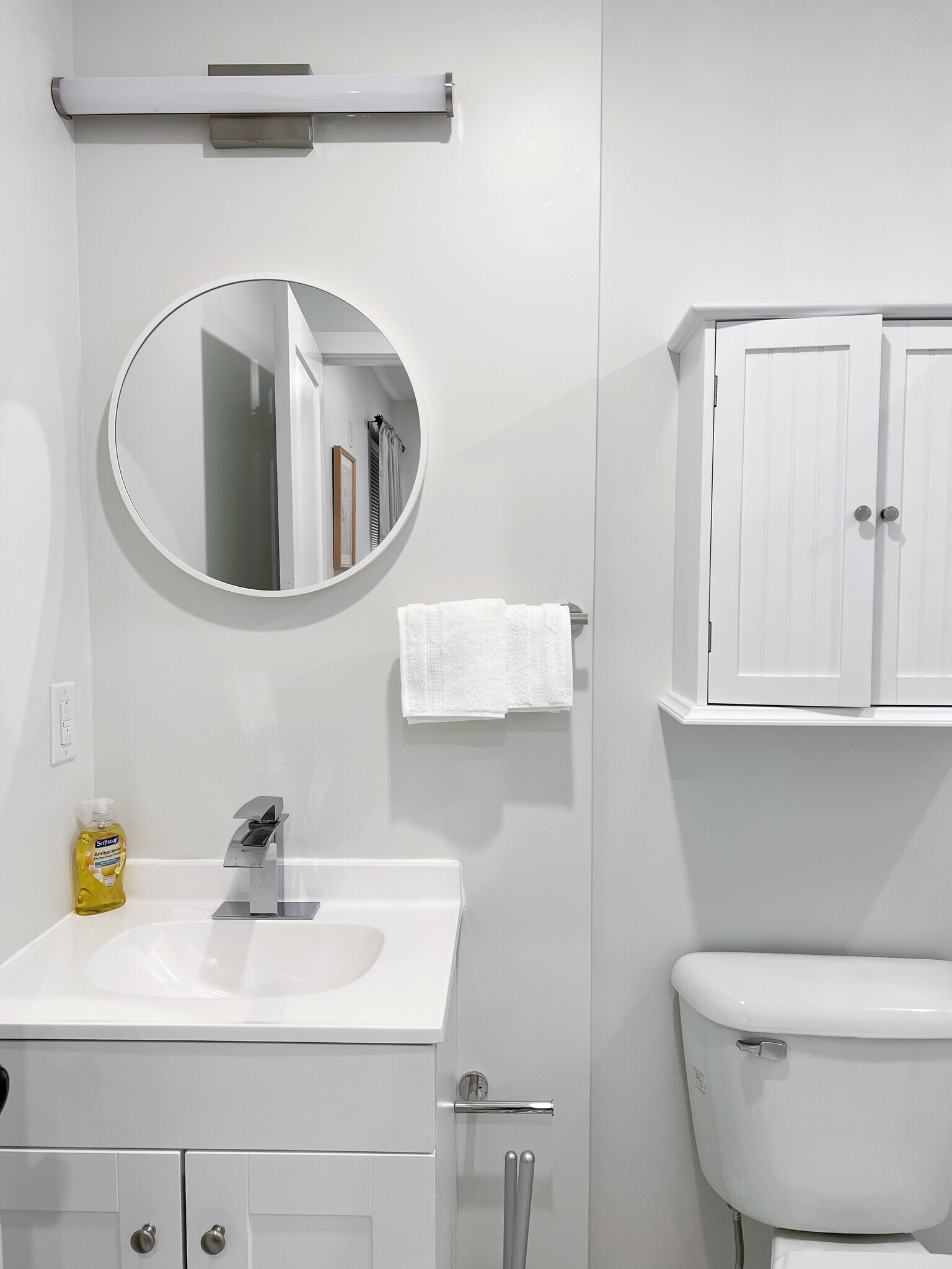 Bathroom 123 - 3814 Hamilton St