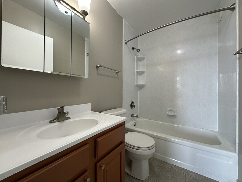 Building Photo - 4334 N Hazel St