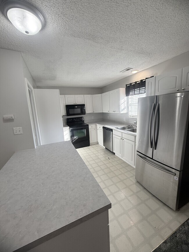 Building Photo - 1132 Lancelot Ln