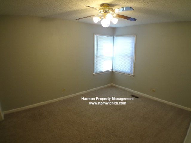 Building Photo - 3518 E 14th St N