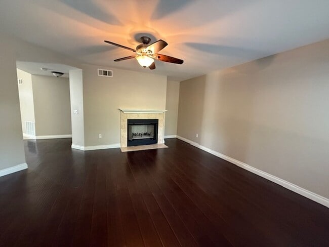 Building Photo - White Picket Fence Home in Irvine