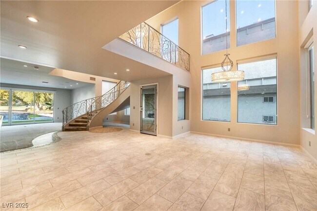 Building Photo - 980 Vegas Valley Dr