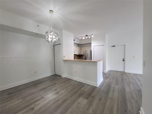 Building Photo - 7200 NW 114th Ave