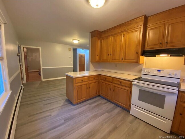 Building Photo - 247 Felt Rd