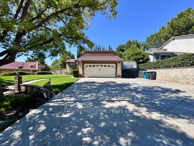Primary Photo - 41701 Riesling Ct