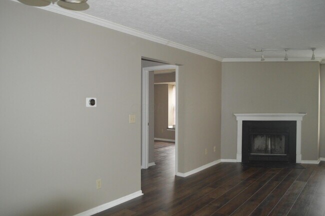 Building Photo - 2744 Greystone Dr