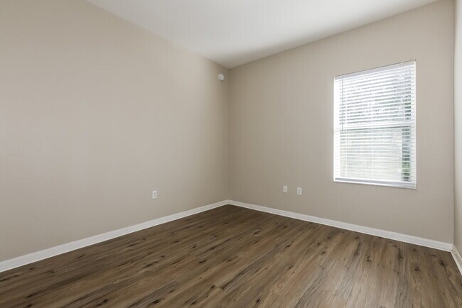 Building Photo - 3677 Sandhill Crane Dr