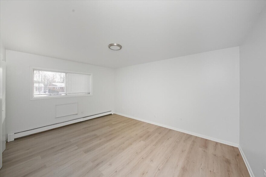 Building Photo - 700 McKinley Ave