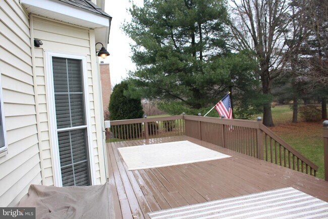 Building Photo - 176 S Patricia Dr