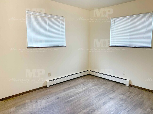 Building Photo - 1729 Palm Dr