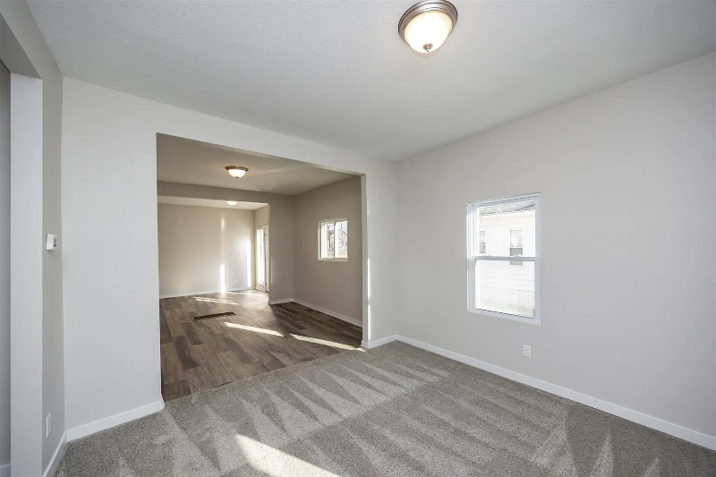 Building Photo - 1332 E Sheridan Ave