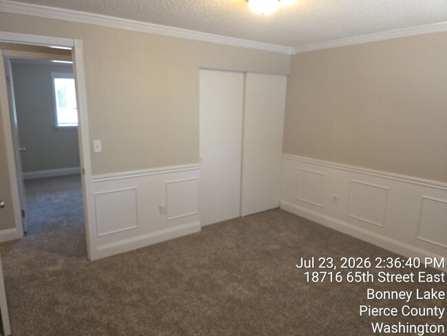 Building Photo - Bonney Lake - Lake Jane HOA - 3 bedroom 2 bathroom rambler home for rent -EV charger, Available NOW!
