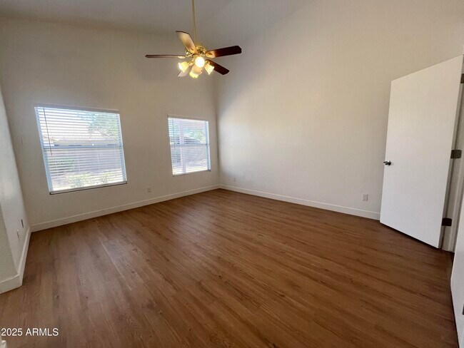 Building Photo - 7504 W Jenan Dr