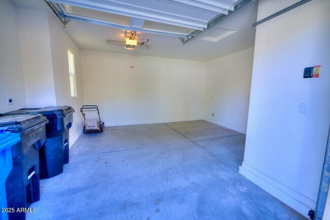 Building Photo - 3941 E Palo Verde St