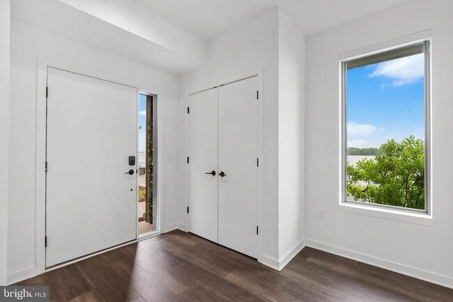 Building Photo - 3212 Evergreen Walk