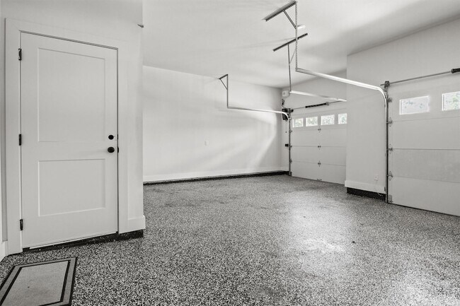 Building Photo - 3905 Clawson Rd