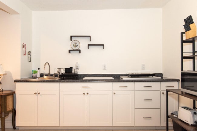 Building Photo - 820 Lantern Tree Ln