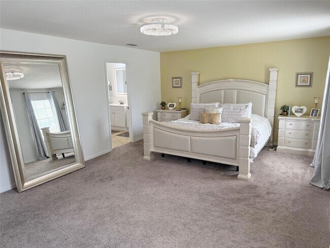 Building Photo - 12236 Fairlawn Dr