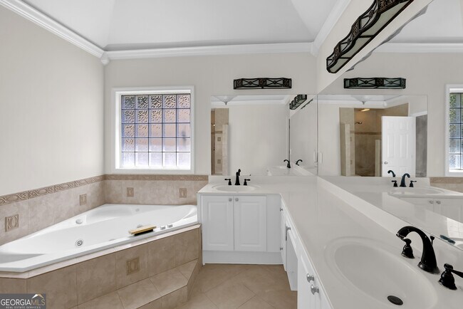 Building Photo - 230 Greystone Ct