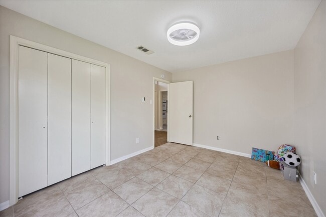 Building Photo - 8018 Cobblefield Ln