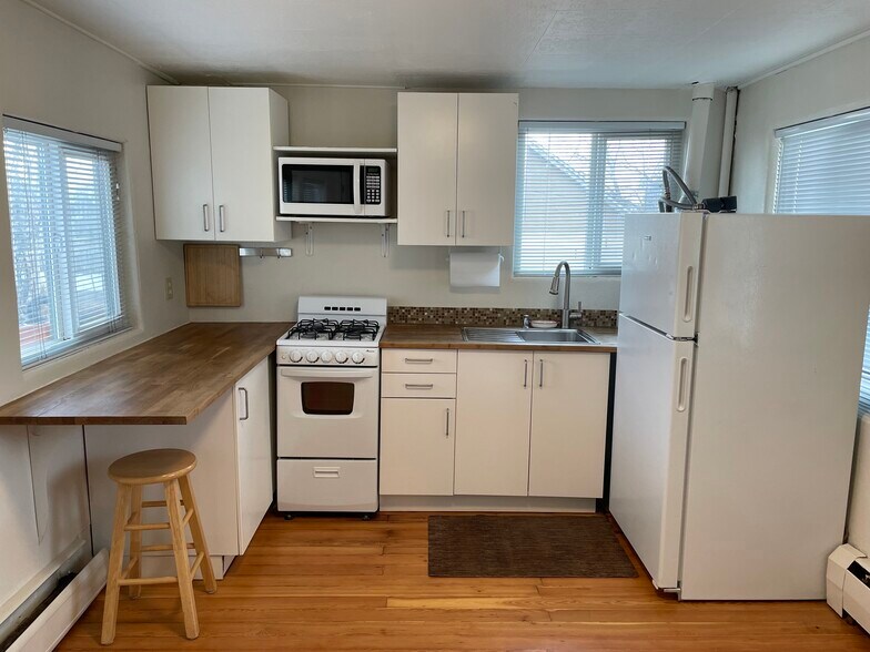Building Photo - 624 Knox Ct