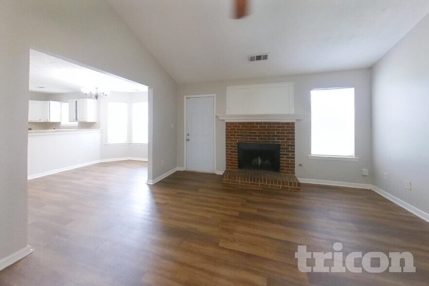 Building Photo - 705 Claven Ct
