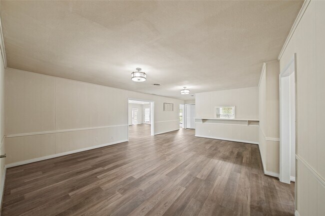 Building Photo - 8302 Braeburn Valley Dr