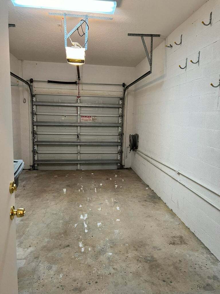 Building Photo - 10253 Via Hibiscus