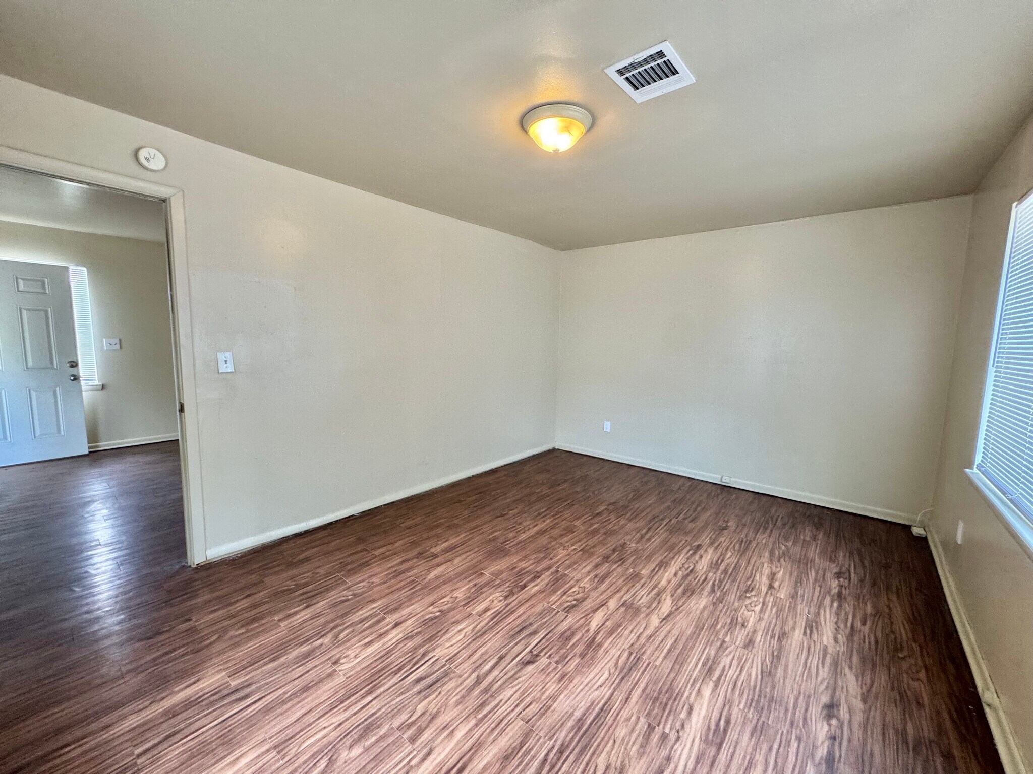 Building Photo - 444 Babb Dr