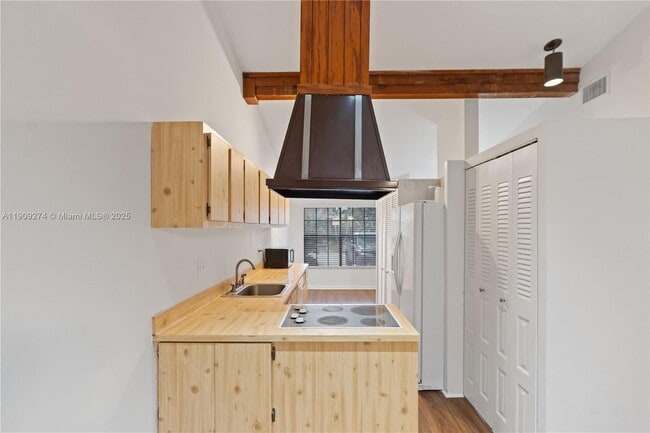 Building Photo - 2331 Dogwood Ct