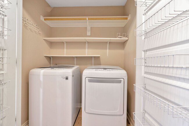 Building Photo - 3 Bed 2 Bath Home near Stonebridge Meadows Country Club