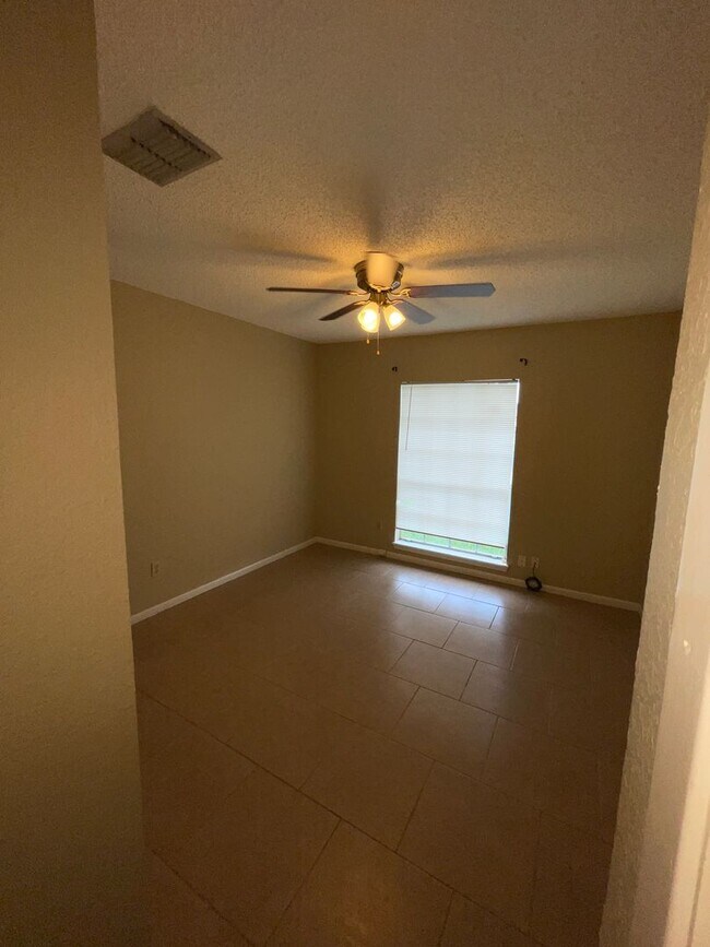 Building Photo - Great home Located in the hart of Flour Bluff. Walking distance to Flour Bluff schools