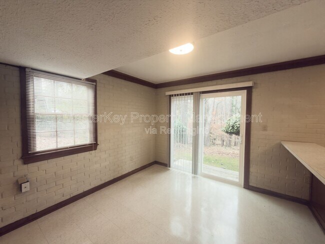 Building Photo - 5317 Coronado Dr