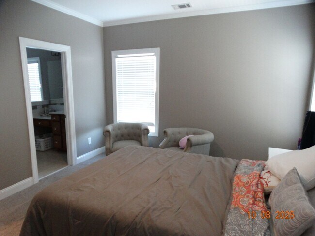 Building Photo - Perfect location in the heart of Pooler